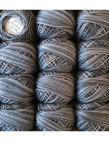 Hilo Valdani 3-Strand Cotton Floss O 126 grises Hilo Valdani 3-Strand Cotton Floss O 126 grises