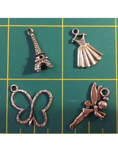 Pack de 4 charms en color plata torre, mariposa, campanilla, vestido Pack de 4 charms en color plata torre, mariposa, campanilla, vestido